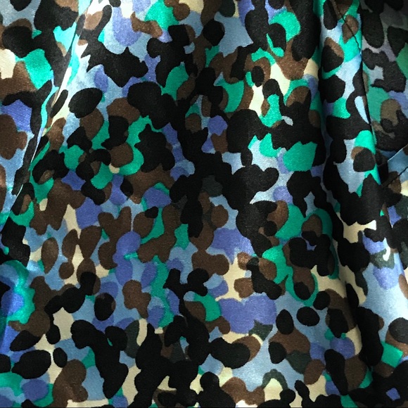 Lane Bryant BLUE SATINY TOP W RUFFLED CAP SLEEVE - Picture 3 of 9